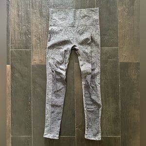 Electric Yoga legging, super comfy! Like new!